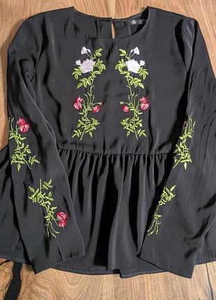 Missguided блуза з вишивкою