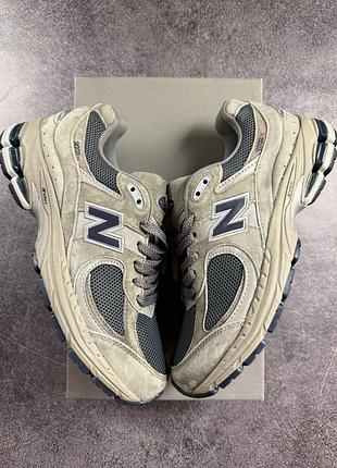 New balance 2002r размер  42