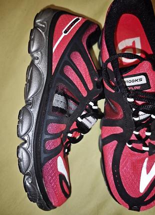 Нереальні кросівки brooks. 40.5