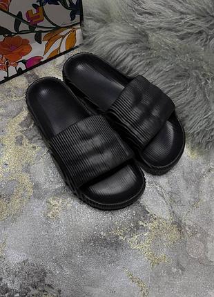 Тапочки унисекс adilette