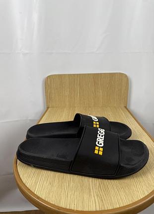 Шлепки greggs