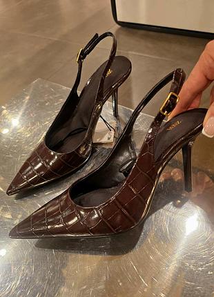 Відкриті туфлі/слінгбеки zara, з рельєфною поверхнею.