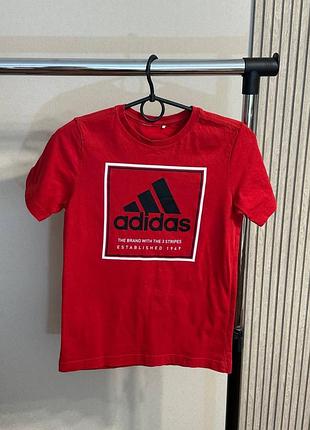 Футболка adidas на 9-10 років