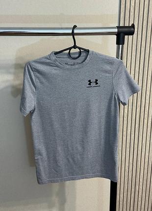 Футболка under armour на 10-12 років