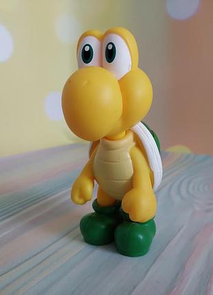 Вінілова фігурка персонажа купа-трупа (koopa troopa) із серії ігор super mario