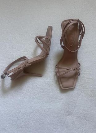 Шкіряні босоніжки schutz