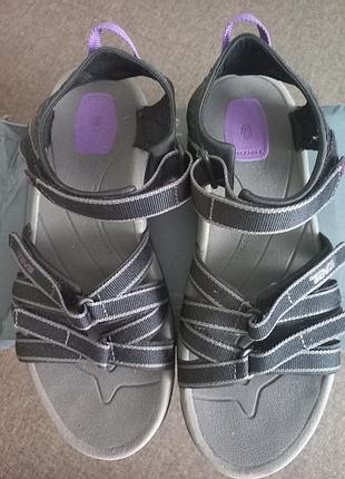 Женские сандалии teva. 40 р.