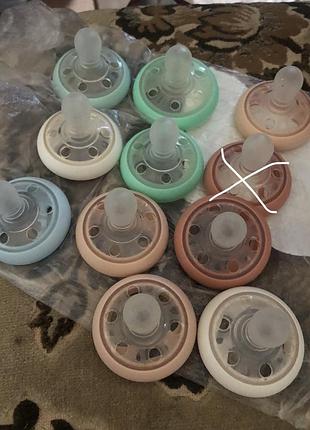 Нові пустушки соски tommee tippee 0-6 місяці пустышки дурники