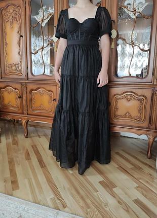 Шикарна вечірня шовкова сукня з корсетом та оголеною спинкою