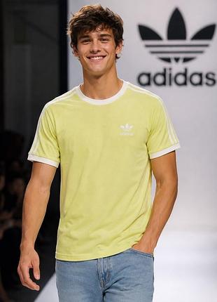 Оригінальна футболка adidas салатова 100% бавовна розмір xs