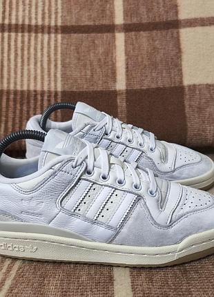 Жіночі кросівки adidas forum