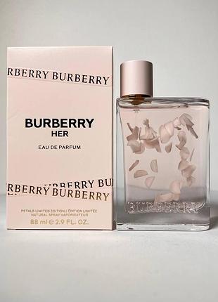 Парфумована вода burberry her petals limited edition 88 мл