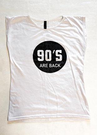 Жіночп футболка білого кольору з принтом 90ʼs are back