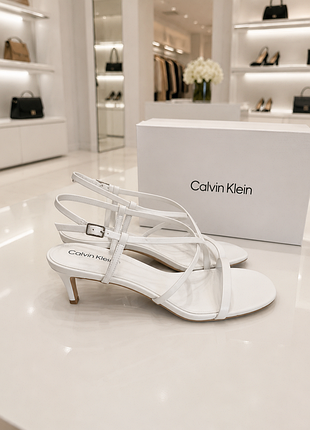 Босоножки calvin klein 42-43 р. на шпильке