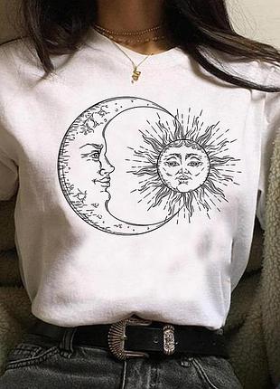 Футболка унисекс «the moon and the sun»