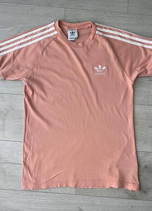 Жіноча футболка adidas
