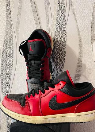 Кросівки nike air jordan low червоно-чорні | розмір eu 44 (us 10)
