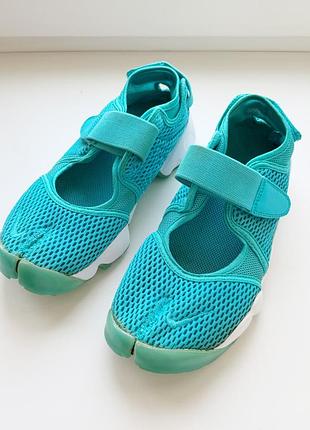 Женские кроссовки nike air rift бирюзового цвета
