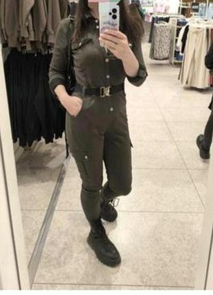Джинсовый комбинезон с карманами карго хаки зеленый
