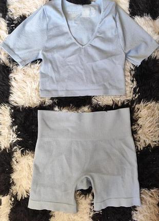 Спортивный комплект шорты + топ от primark