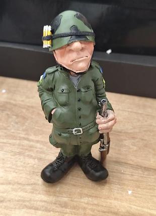 Фигурка статуэтка сувенир военный солдат