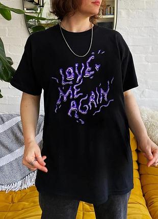 Футболка love me again