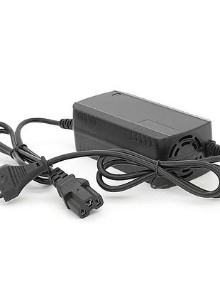 Зарядное устройство аккумуляторов li-ion 16.8v, 5a, разъем triangle plug (t-tipe/iec/c13 n+l-), led-индикация