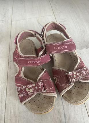 Дитячі сандалії для дівчинки geox whinberry у кольорі dk raspberry lilac / raspberry pink