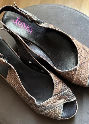 Босоніжки jones bootmaker 38р.(24,5 см)