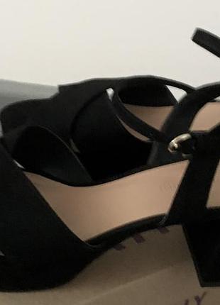 Stradivarius босоніжки жіночі