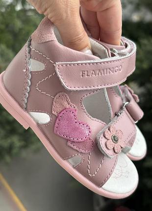 Босоніжки flamingo