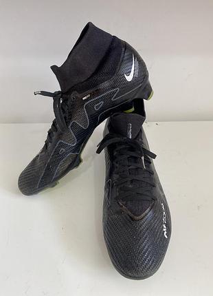 Взуття для футболу nike
