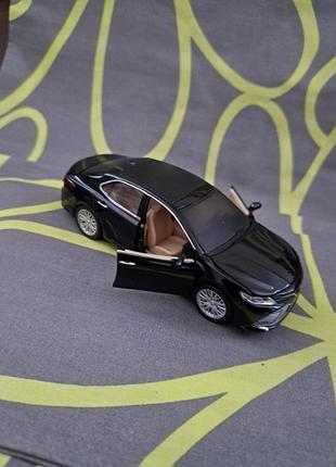 Моделька авто тоyota
