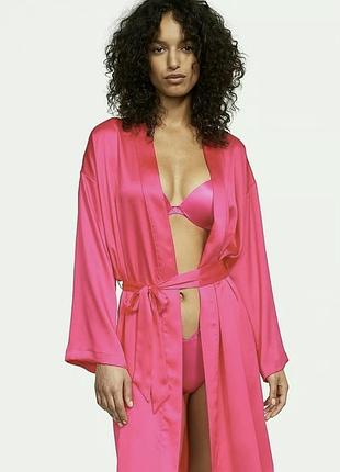 Рожевий сатиновий халат victoria's secret