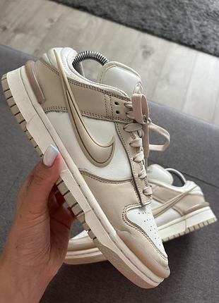 Круті кросівки nike dunk low twist