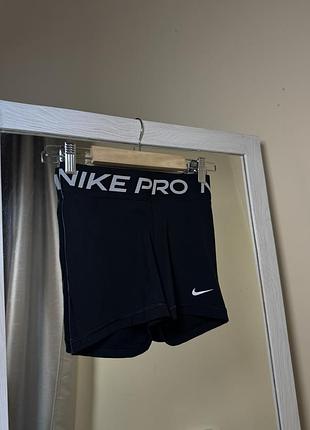 Жіночі шорти nike pro xs розмір