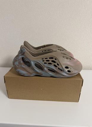 Adidas yeezy foam runner 43(27.5cm)