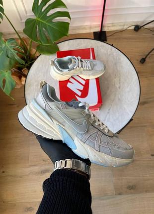 Кросівки жіночі nike v2k run light iron ore grey