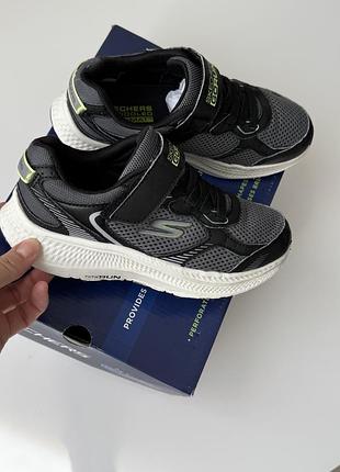 Skechers кросівки  оригінал р33