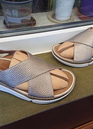 Дуже м'які та легкі шкіряні босоніжки "clarks ® trigenic", англія, 39 р.