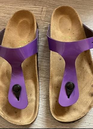 Сандалії-в'єтнамки бренду birkenstock (модель gizeh).