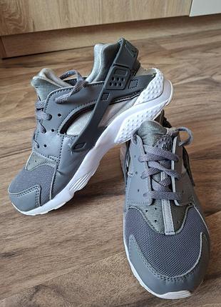 Детские серые оригинальные кроссовки nike huarache run размер 32