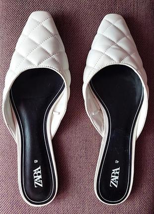 Білі стьобані мюлі від бренду zara , розмір 39-40
