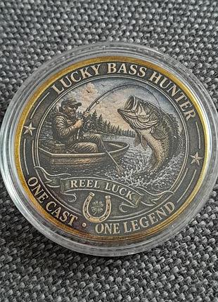Сувенірна монета-талісман рибалки lucky bass hunter 40 мм