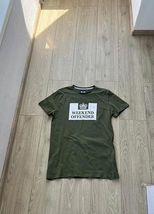 Футболка weekend offender