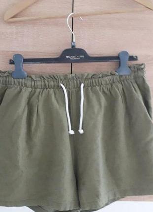 Terranova 
42/,xl/50
женские летние шорты цвета хаки 

льон59% 
вискоза41%
очень хорошее состояние без следов ношения