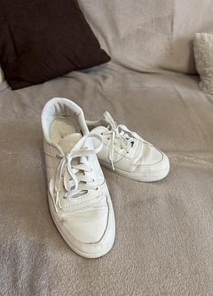 Білі жіночі кеди 37 р