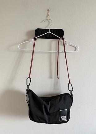 Сумка ganni tech carabiner shoulder bag