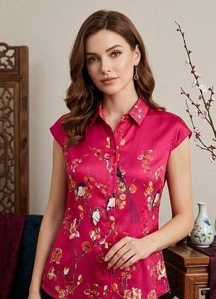 Блуза в азіатському стилі бренду dorothy perkins на гудзиках.
заміри:пог-50 см, довжина виробу -65 см.