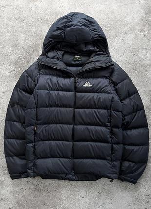 Чоловік mountain equipment оригінал